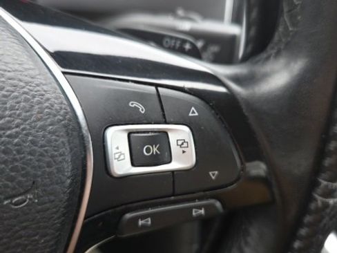 Used 2016 Volkswagen Passat 1.8T R-Line w/ R-Line Lighting Package image 13