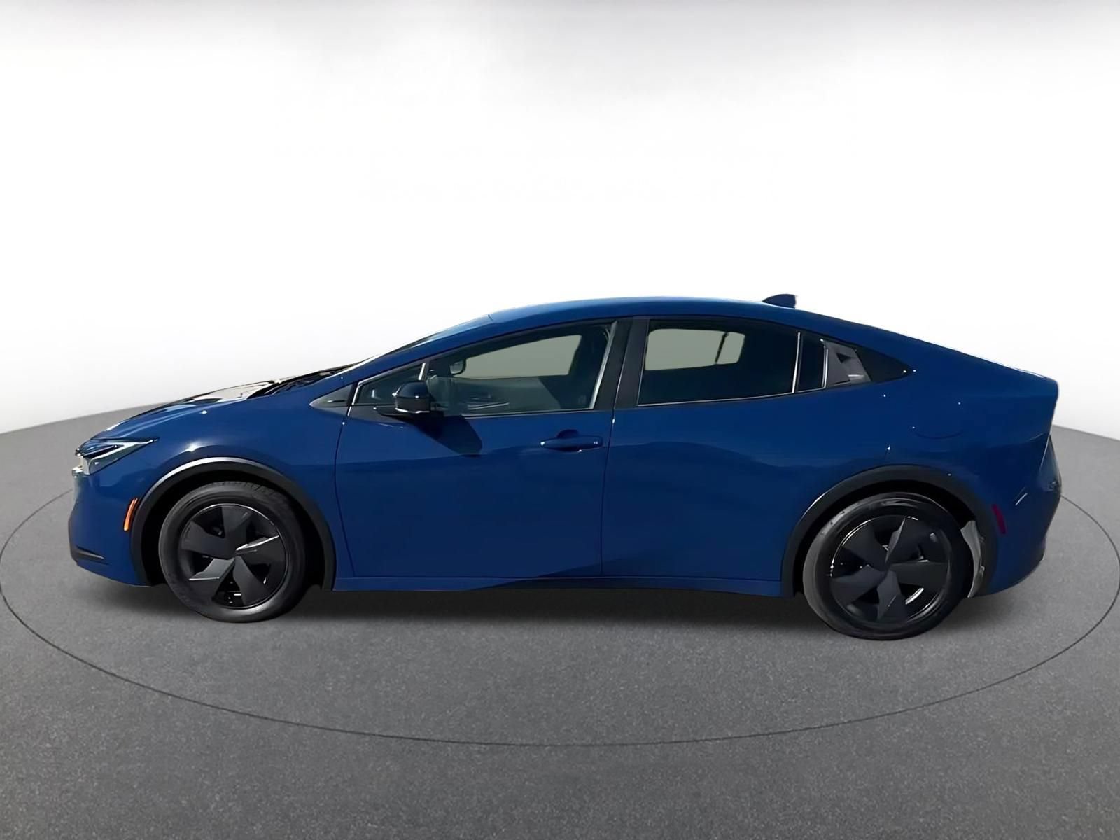 Used 2023 Toyota Prius LE FWD image 8
