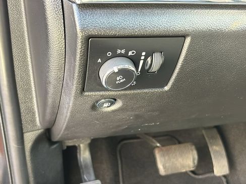 Used 2020 Jeep Grand Cherokee Overland AWD/4WD image 14