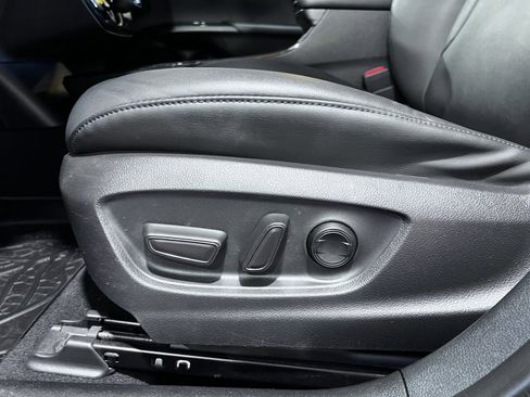 Used 2020 Toyota Prius XLE image 23