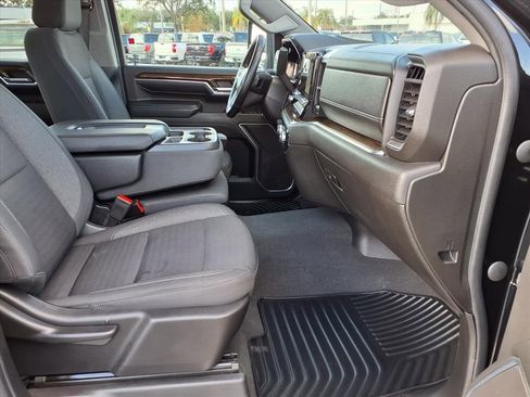 Used 2024 GMC Sierra 2500 SLE w/ SLE Value Package; image 13