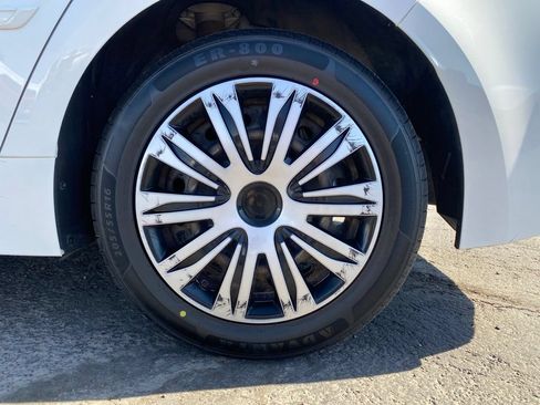 Used 2020 Toyota Corolla LE w/ Carpet Mat Package (TMS) FWD image 13