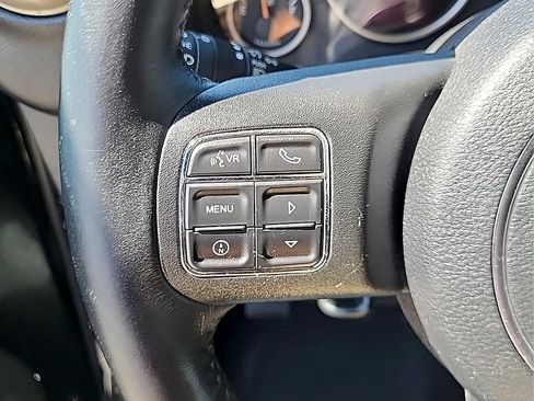 Used 2016 Jeep Wrangler Sahara AWD/4WD image 16