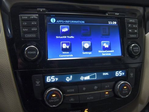 Used 2017 Nissan Rogue Sport SV w/ SV Premium Package image 7