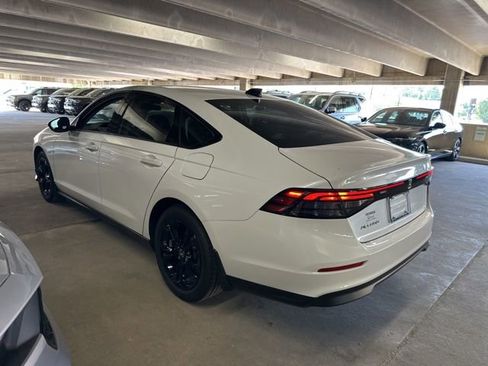 Used 2025 Honda Accord SE image 7