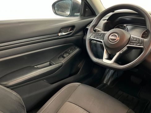 Used 2024 Nissan Altima 2.5 SV image 12