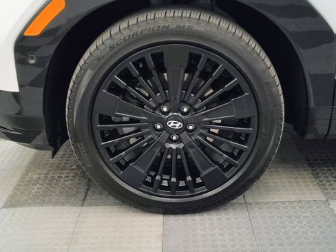 Used 2025 Hyundai Santa Fe Calligraphy AWD/4WD image 17