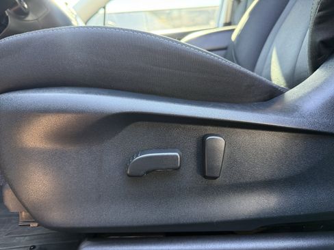 Used 2023 Subaru Ascent Premium w/ Convenience Package image 24