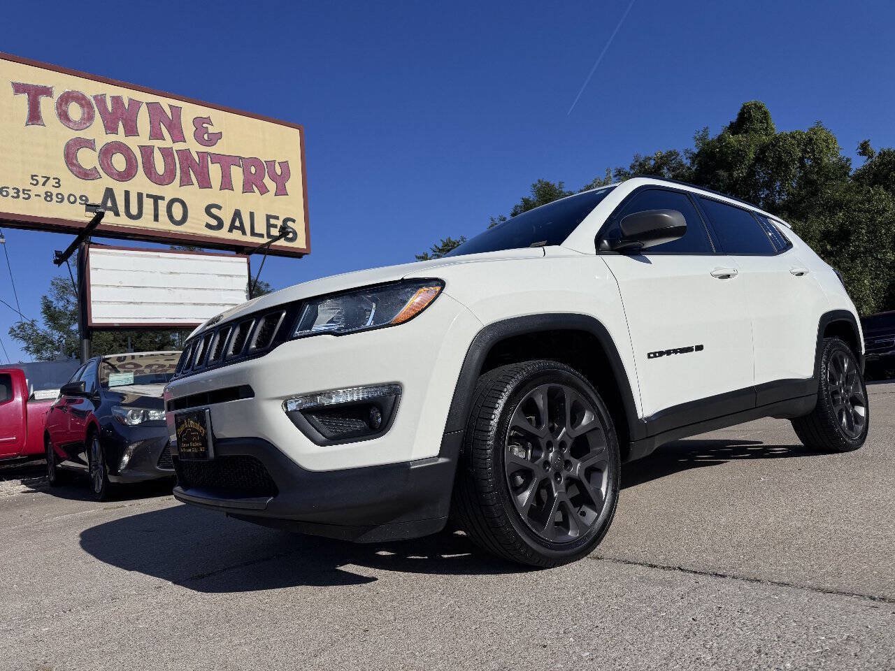 Used 2021 Jeep Compass Latitude AWD/4WD image 1