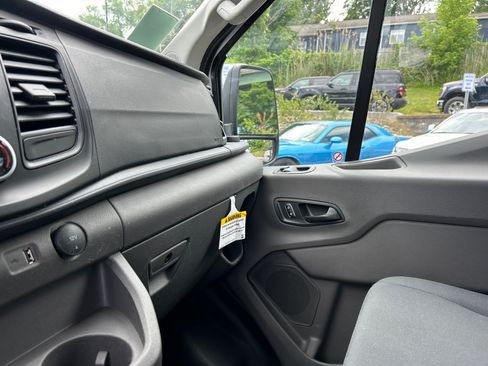 Used 2025 Ford Transit 250 Low Roof w/ Exterior Upgrade Package RWD image 18