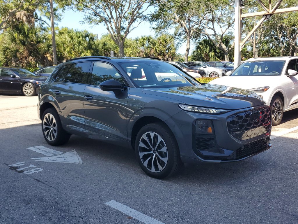 New 2026 Audi Q3 quattro 2.0T AWD/4WD image 2