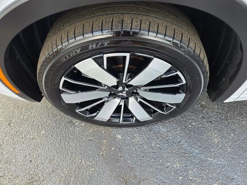 Used 2025 Mitsubishi Outlander SEL FWD image 14