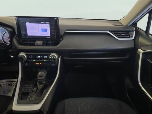 Used 2021 Toyota RAV4 XLE AWD/4WD image 22