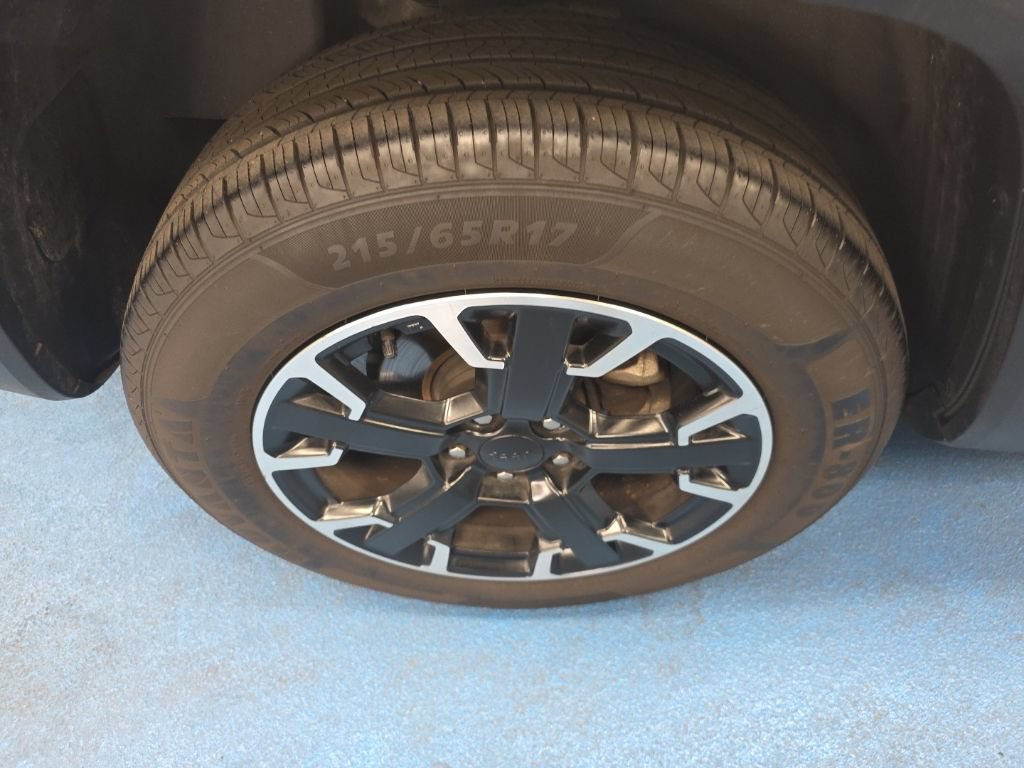 Used 2023 Jeep Renegade Latitude AWD/4WD image 5