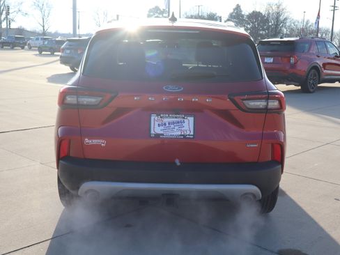 Used 2025 Ford Escape SE w/ PHEV Premium Package image 6