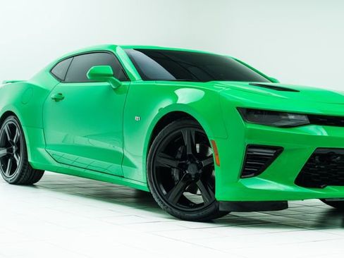 Used 2017 Chevrolet Camaro SS image 3