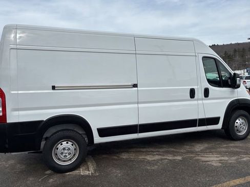 Used 2023 RAM ProMaster 2500 image 13