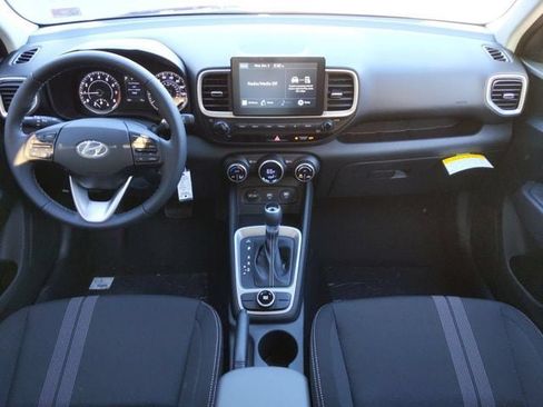 Used 2021 Hyundai Venue SEL FWD image 13