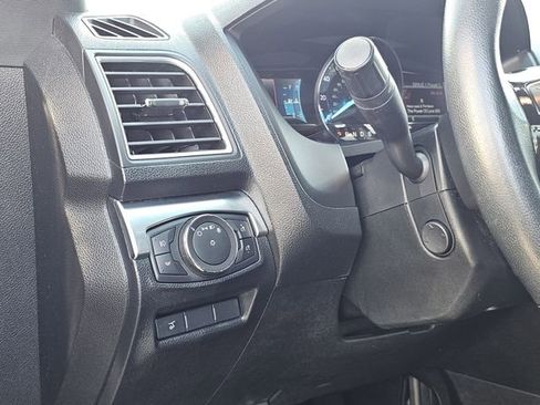 Used 2019 Ford Explorer Limited image 20