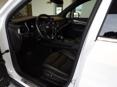 Used 2023 Cadillac XT6 Luxury AWD/4WD image 11