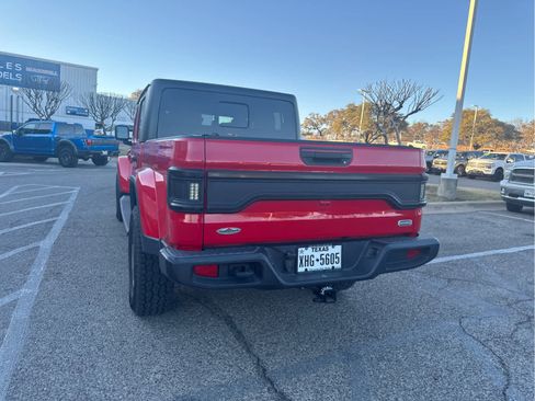 Used 2020 Jeep Gladiator Overland image 8