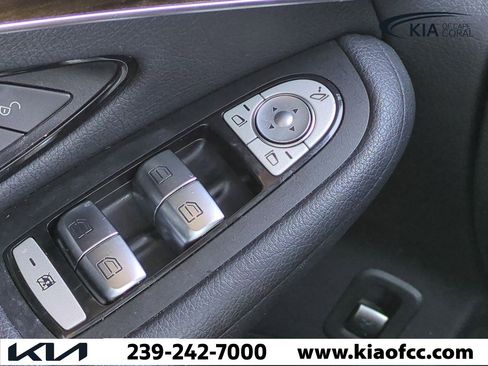 Used 2018 Mercedes-Benz GLC 300 4MATIC image 24