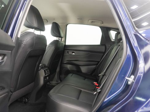 Used 2025 Nissan Murano SV image 17