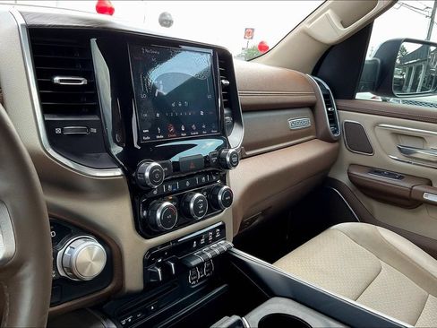 Used 2019 RAM 1500 Laramie AWD/4WD image 14