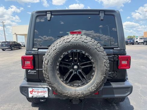 Used 2018 Jeep Wrangler Unlimited Sport S AWD/4WD image 17