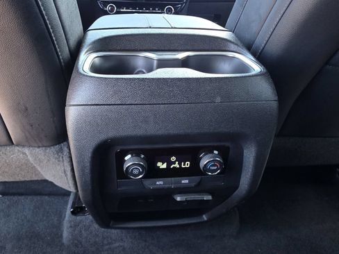 Used 2024 Chevrolet Traverse LT AWD/4WD image 27