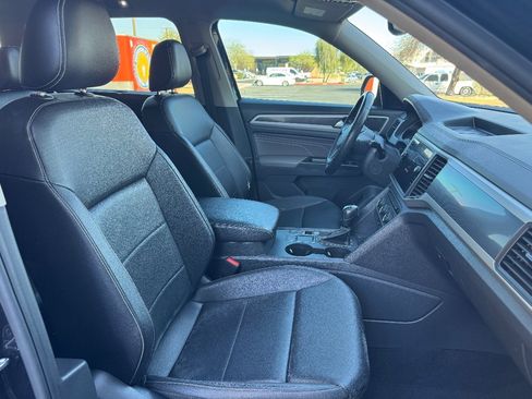 Used 2021 Volkswagen Atlas SE w/ Panoramic Sunroof Package image 12