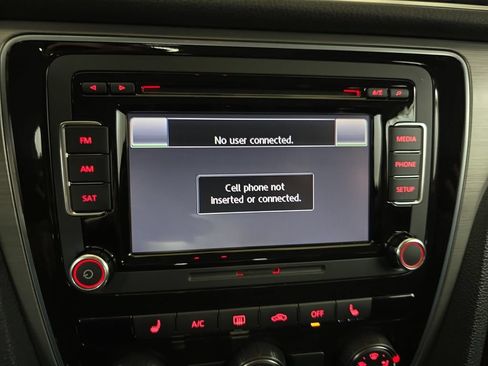 Used 2014 Volkswagen Passat 1.8T SE FWD image 23