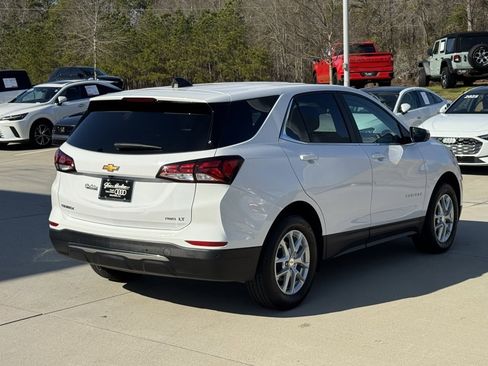 Used 2023 Chevrolet Equinox LT w/ Driver Convenience Package image 12