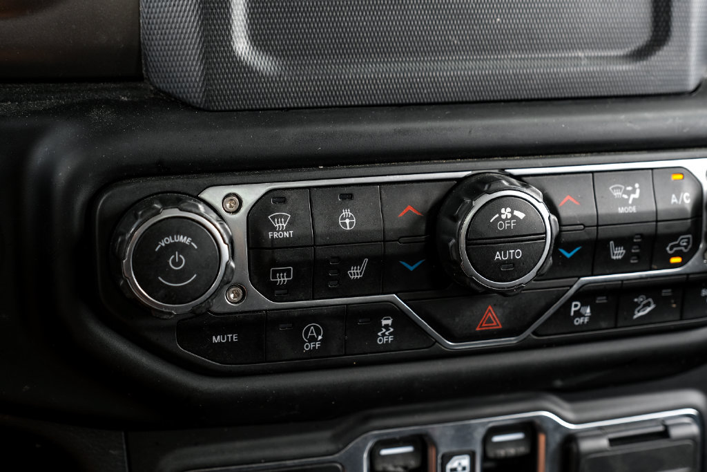 Used 2021 Jeep Wrangler Unlimited Sport AWD/4WD image 32