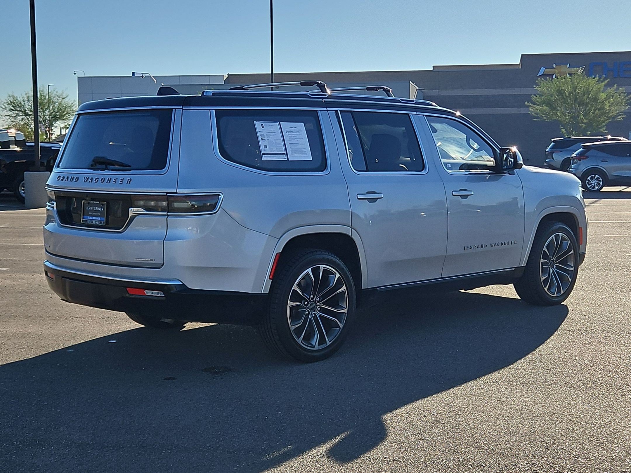 Used 2022 Jeep Grand Wagoneer Series III AWD/4WD image 5