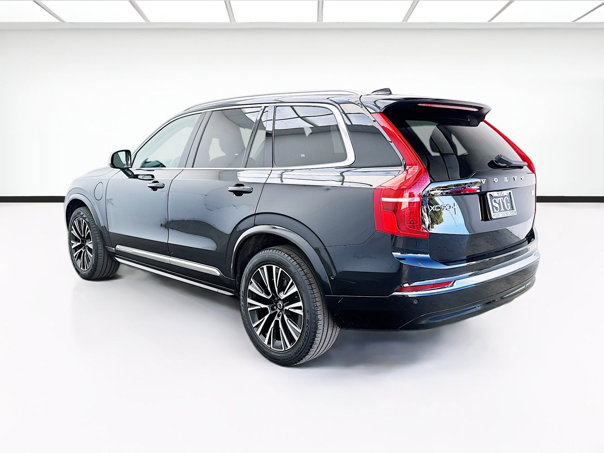 Used 2024 Volvo XC90 T8 Plus AWD/4WD image 6