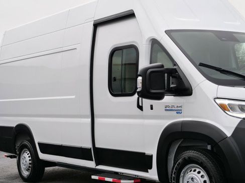 Used 2024 RAM ProMaster 3500 w/ Delivery Van Package image 17