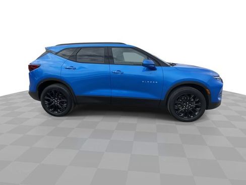 Used 2024 Chevrolet Blazer LT w/ Convenience Package AWD/4WD image 3