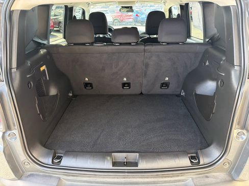 Used 2023 Jeep Renegade Latitude image 11