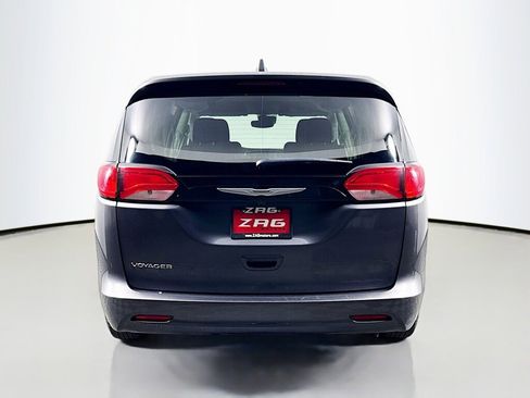 Used 2023 Chrysler Voyager LX FWD image 4