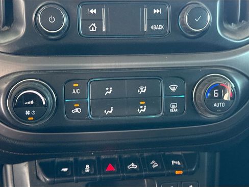 Used 2022 GMC Canyon AT4 w/ Trailering Package AWD/4WD image 15