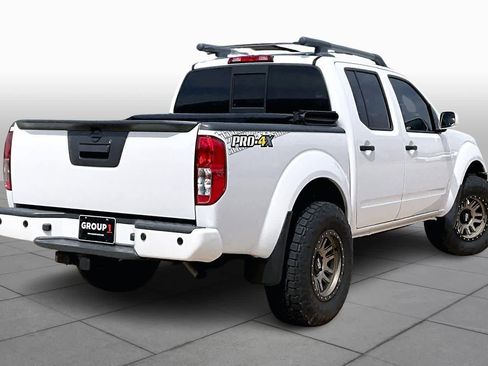 Used 2020 Nissan Frontier PRO-4X w/ Pro-4x Utility Package image 11