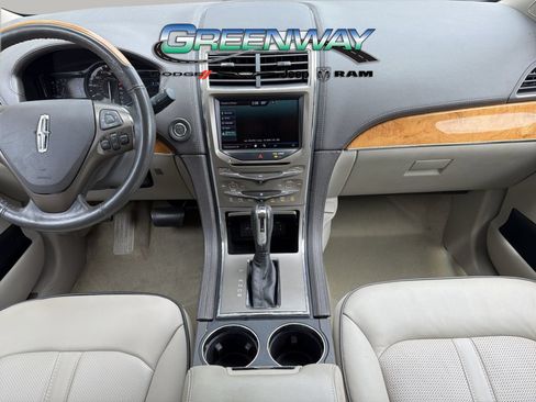 Used 2013 Lincoln MKX FWD image 12