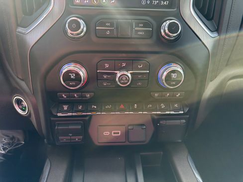 Used 2022 GMC Sierra 2500 Denali w/ Technology Package AWD/4WD image 18