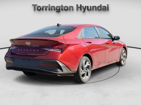 New 2025 Hyundai Elantra Sport image 7
