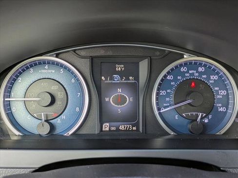 Used 2017 Toyota Camry XLE image 11