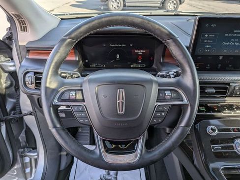 Used 2022 Lincoln Nautilus Reserve AWD/4WD image 9
