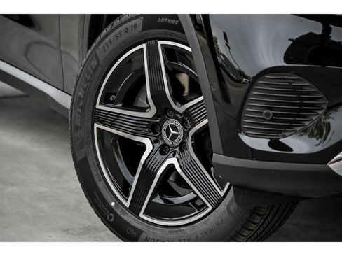New 2026 Mercedes-Benz GLC 300 4MATIC image 3
