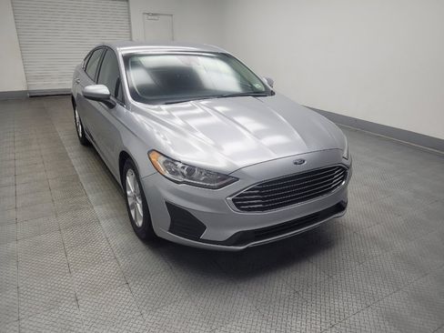 Used 2020 Ford Fusion SE FWD image 13