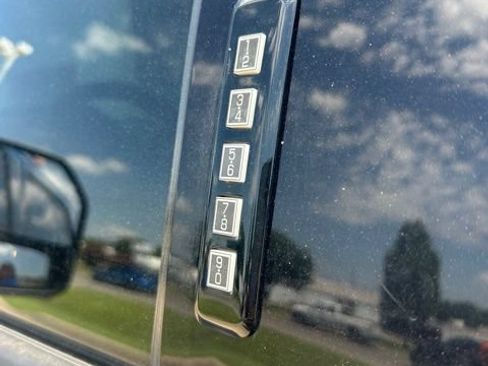 Used 2021 Ford F450 XLT w/ XLT Premium Package AWD/4WD image 12
